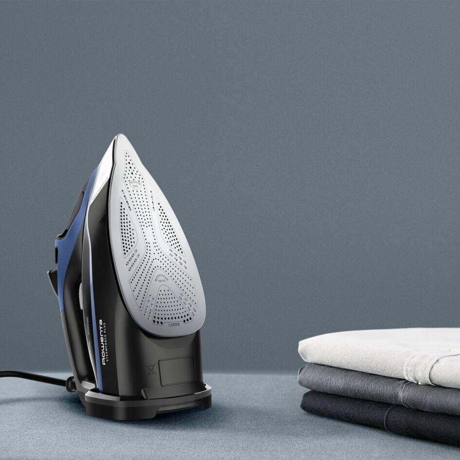 Steamforce de Rowenta, plancha de vapor, 3000 W, vapor continuo de 45 g/min, golpe de vapor de 250 g/min, óptima distribución del vapor, protección antigoteo, apagado automático, depósito de agua de 350 ml
