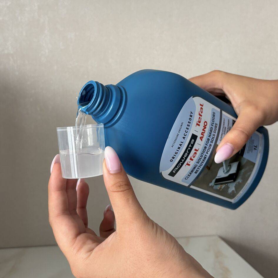 SOLUCIÓN DE LIMPIEZA PARA SUELOS DUROS 1L, Detergente compatible con la fregona eléctrica X-Clean